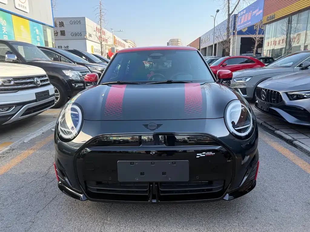 MINI JCW EV 2