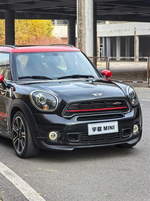 MINI JCW COUNTRYMAN 2